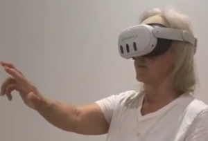 Mujer_Realizando_Fisioterapia_a_distancia